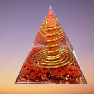 Orgonitová pyramida s jaspisem, spirálou života a krystalem z jaspisu