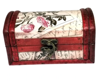 Koloniální dřevěná truhlička 14,5 × 8 × 7,5 cm – stylová dekorace a úložný box