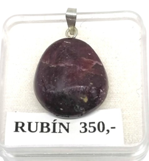 Rubínový přívěsek větší 6,8 g
