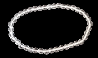 Elegantní křišťálový náramek s obvodem 15 cm