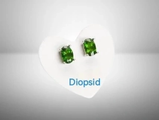 Diopsid 4 x 6 mm – elegantní náušnice z oceli s fazetovaným kamenem