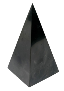 Šungitová pyramida Nubian 6x11 cm – energetická ochrana a harmonizace prostoru