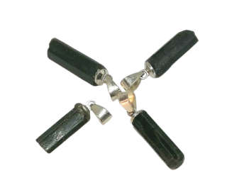 Turmalín skoryl krystal přívěsek s ocelí