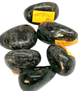 Antofilit tromlovaný 3 cm a více | ochrana, uzemnění, feng shui 