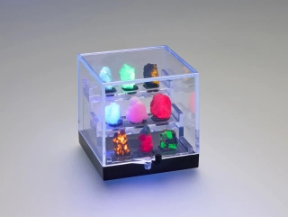 Velká Sbírka-galerie fluorescenčních minerálů, 68 x 68 mm