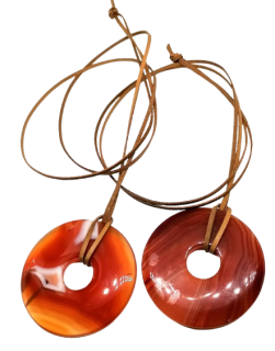 Donut, přívěsek z karneolu cca 5 cm