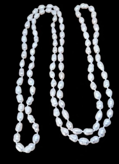 Pravé bílé říční perly – dlouhý perlový náhrdelník cca 120 cm, přírodní perly elegance