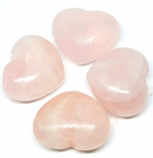 Růženínové srdíčko hmatka 3 × 3 cm – kámen lásky, znamení Býk, Váhy, Rak