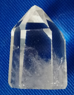 Křišťálový hrot téměř čistý, 75 g