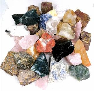 MIX surových minerálů 1 kg z Brazílie – přírodní kameny 1,5–4 cm