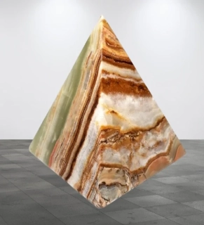 Pyramida exklusiv, aragonit velká 10 cm