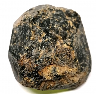 Černý granát, velký