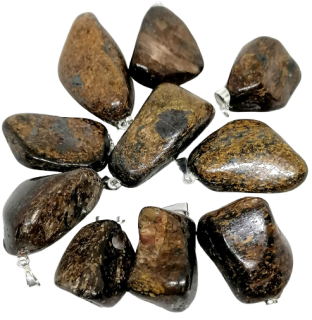 Bronzit, přívěsek tromlovaný