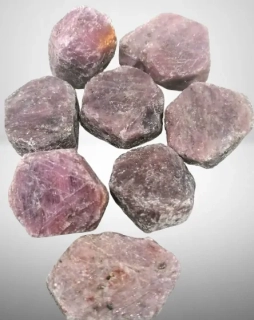Rubín – surovina AA kvality z Tanzanie (4–10 g)