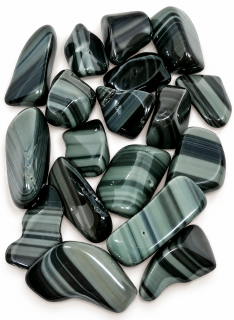 Obsidián platinový tromlovaný, menší