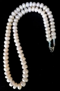 Perly bílé,malé disky,obvod cca 43 cm