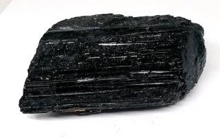 Přírodní turmalín skoryl 330 g – AA kvalita z Brazílie