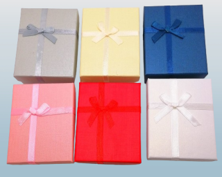 Dárková krabička větší 7×9×3 cm – elegantní balení pro šperky a minerály