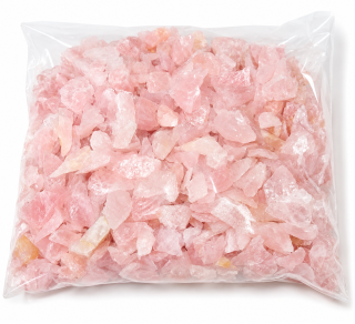 Růženín přírodní štípaný – chips 5–15 mm, 1 kg z Brazílie, kámen lásky a harmonie