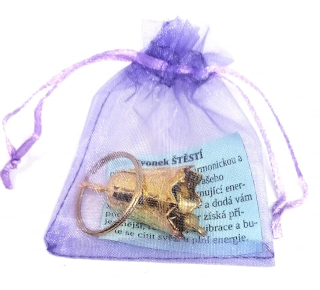 Dárkově balený zvoneček štěstí – symbol štěstí a ochrany