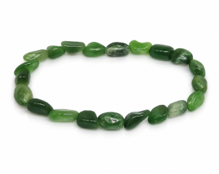 Nefritový náramek – nepravidelné tvary 7–11 mm (obvod 18,5–19 cm)